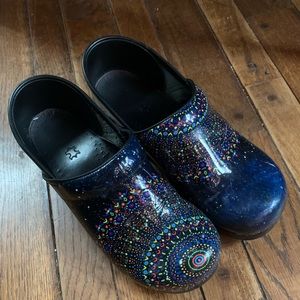 Dansko Nursing Clogs (women’s 9.5-10)